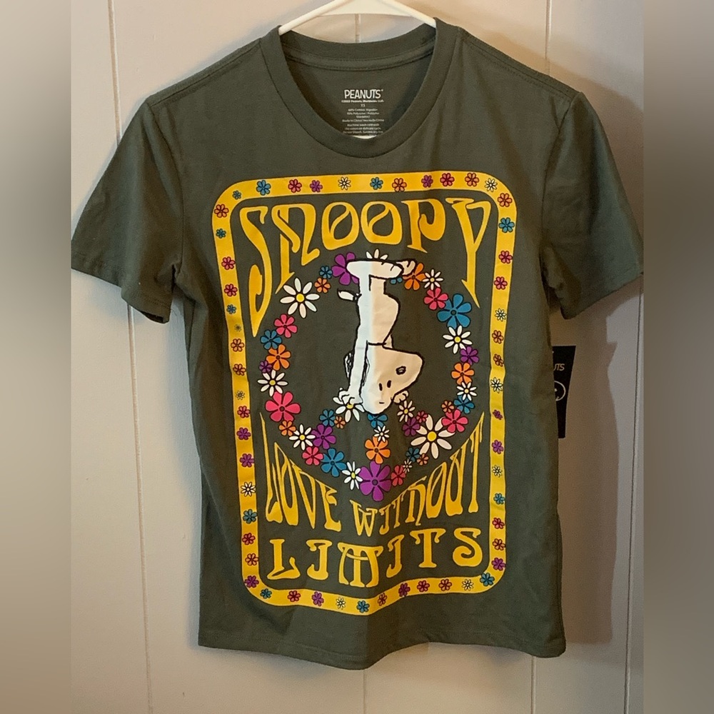 NWT Snoopy “Love Without Limits Tee, size XS